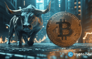 Bitcoin stays bullish above 21-MA as altcoins flash danger signs